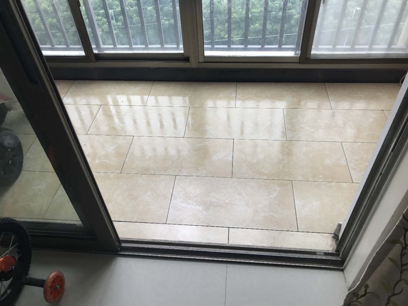 锦绣江山两室电梯房中间楼层满五weiyi