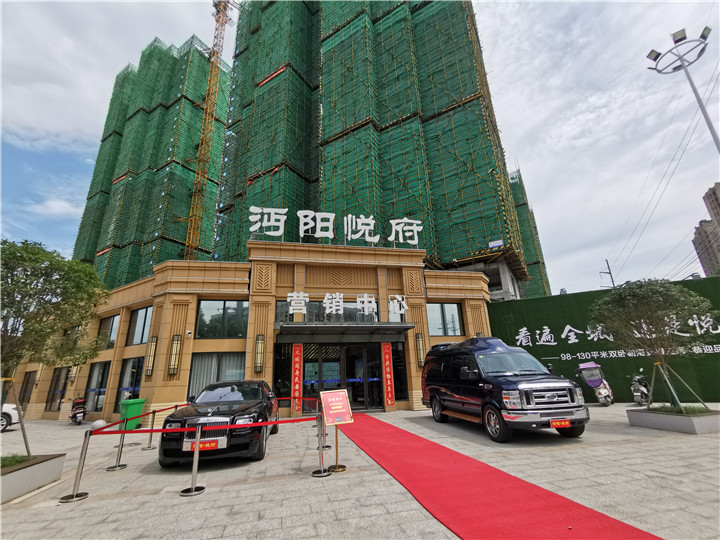 听说沔阳·悦府的业主都是用劳斯莱斯当婚车?