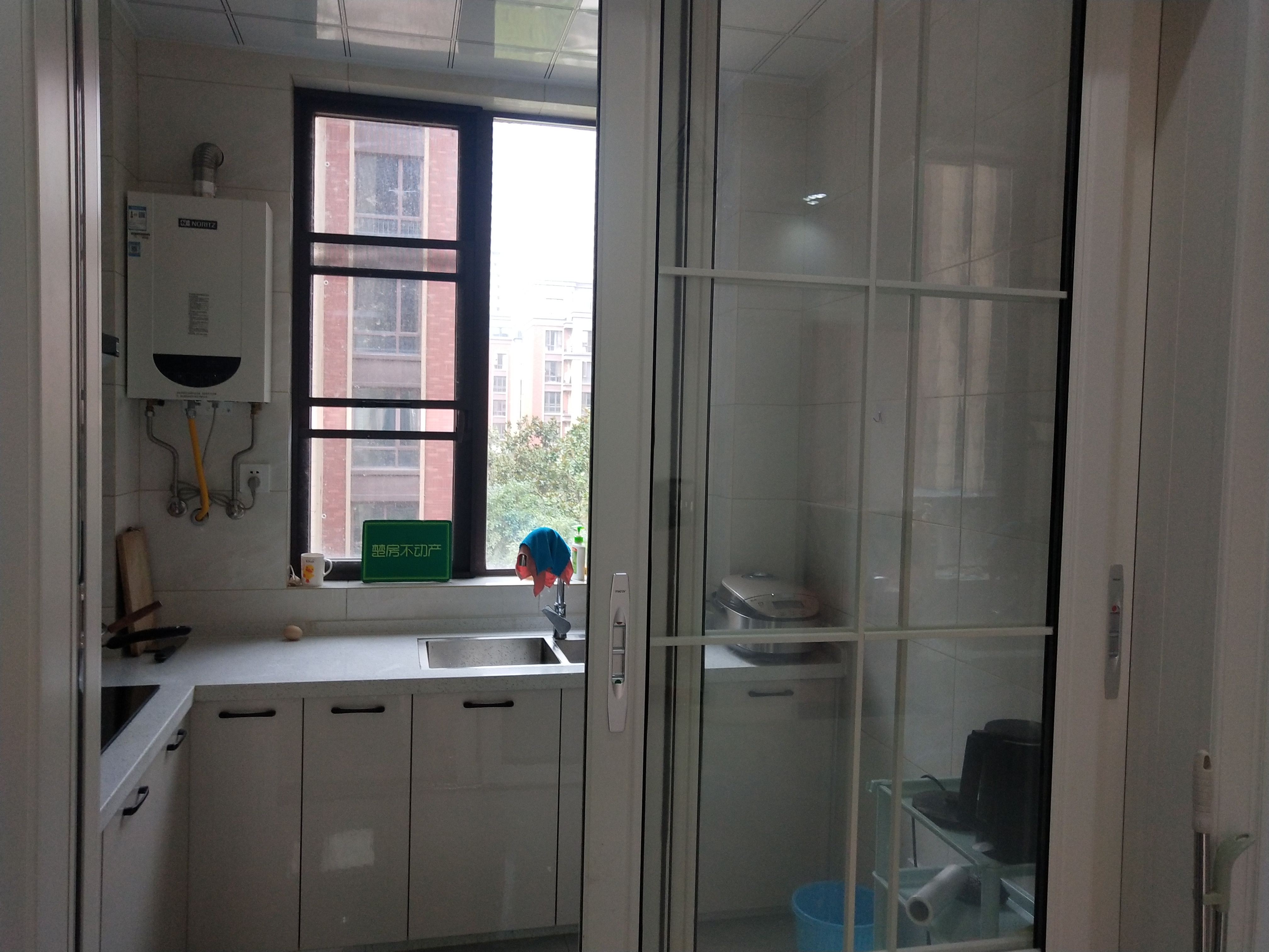 绿地香格里拉电梯小洋楼精装三房家具家电齐全可直接拎包入住