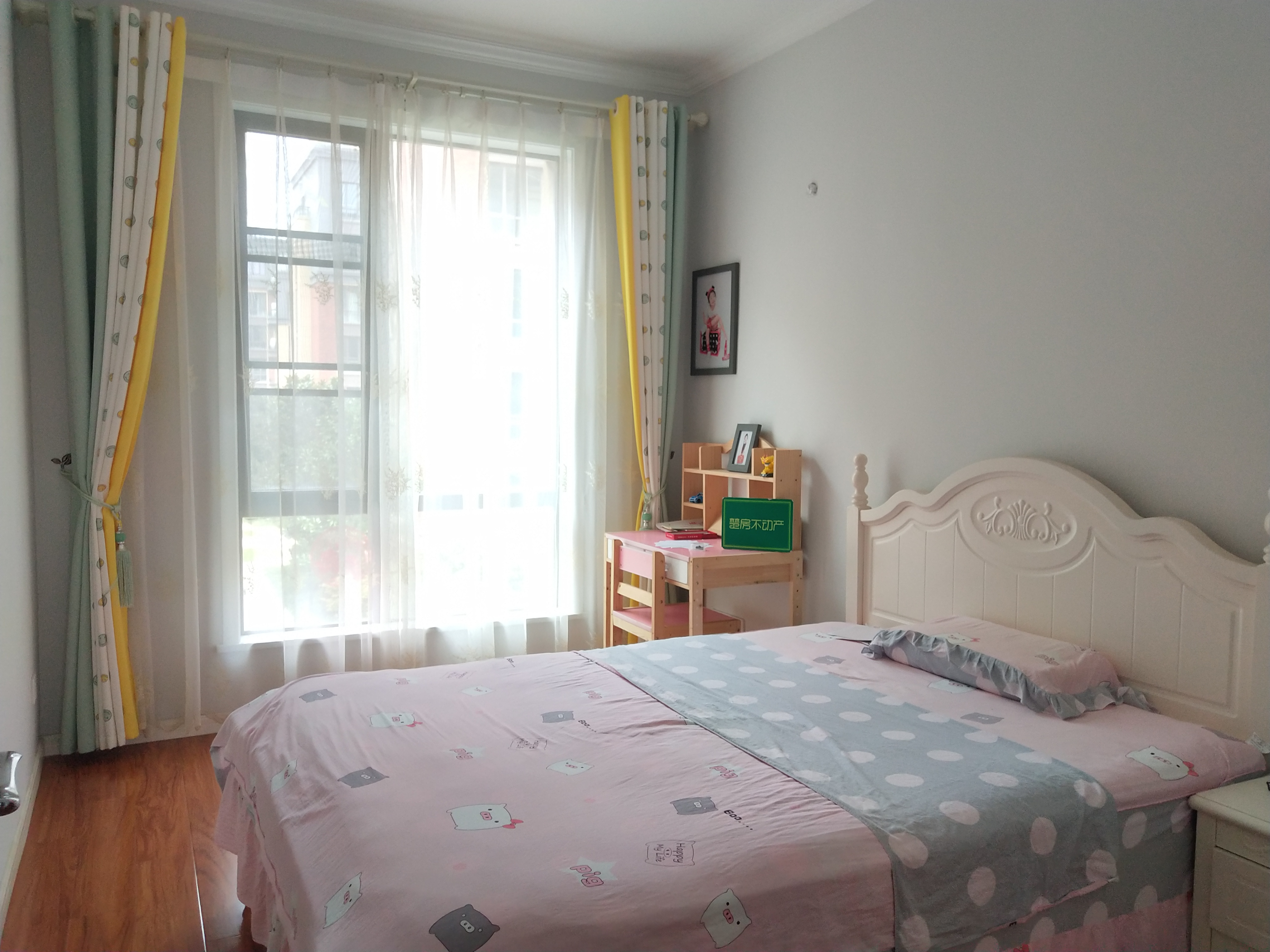 绿地香格里拉电梯小洋楼精装三房家具家电齐全可直接拎包入住