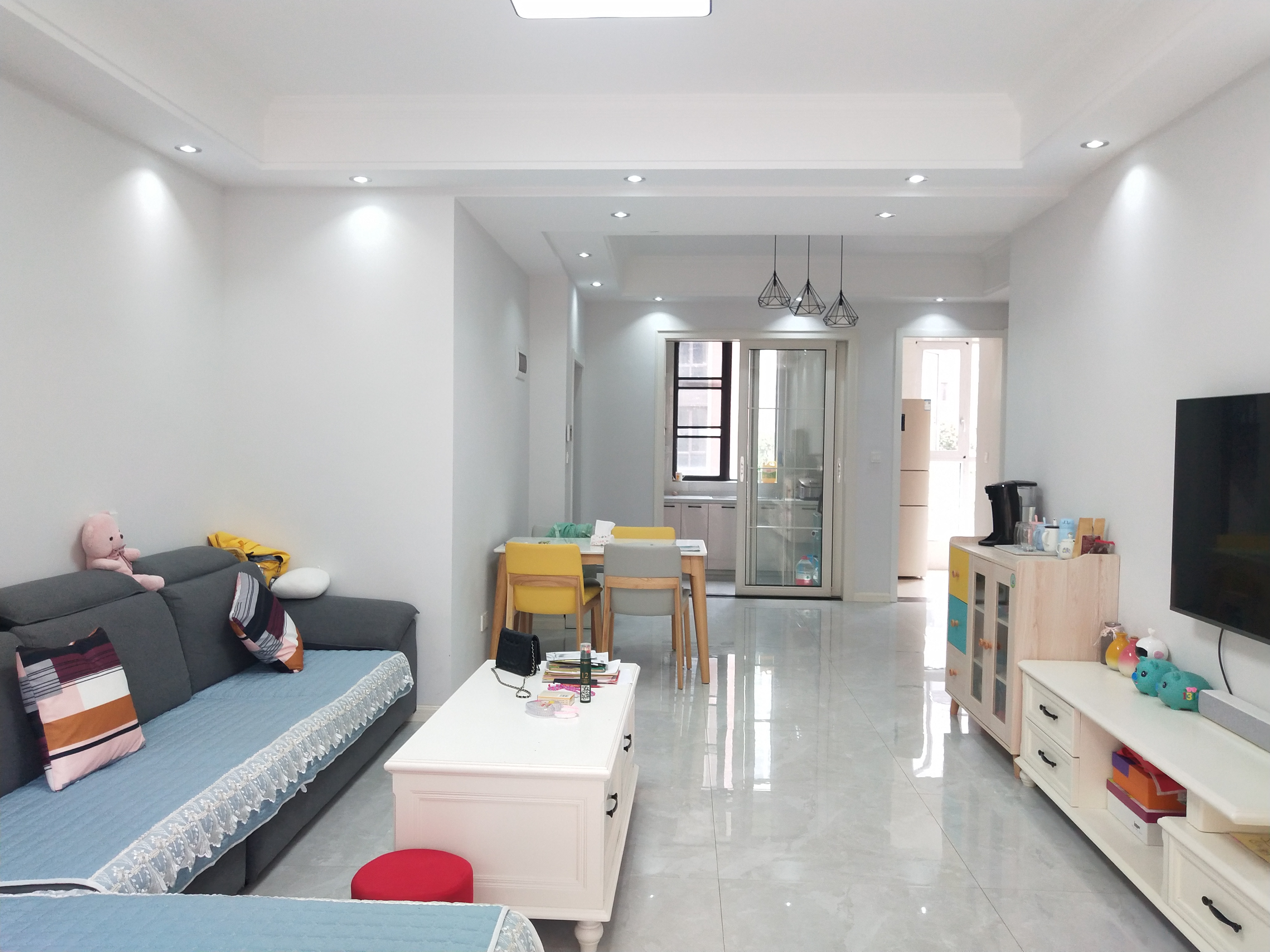 绿地香格里拉  电梯小洋楼 精装三房 家具家电齐全  可直接拎包入住