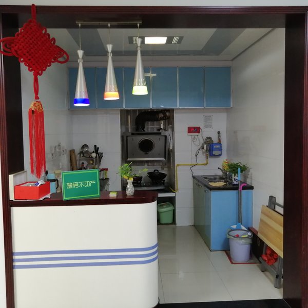 大新路对面精装修上学方便商城附近配套齐全实际面积120平