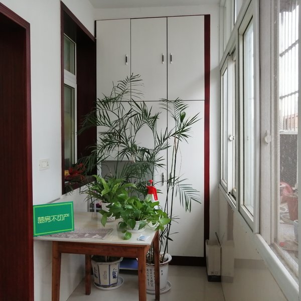 大新路对面精装修上学方便商城附近配套齐全实际面积120平