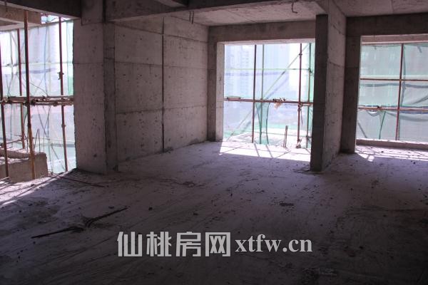 4号楼内每户之间还未做隔断