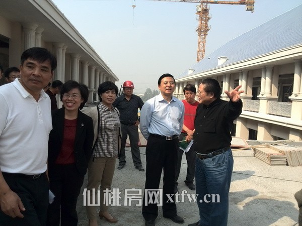 市委书记冯云乔视察文华·豪布斯卡项目部