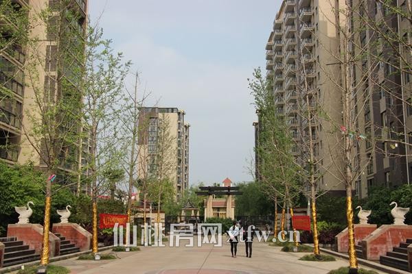 小区人行道入口