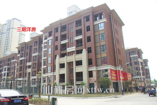 新城壹号4月工程进度 三期正在进行绿化工程