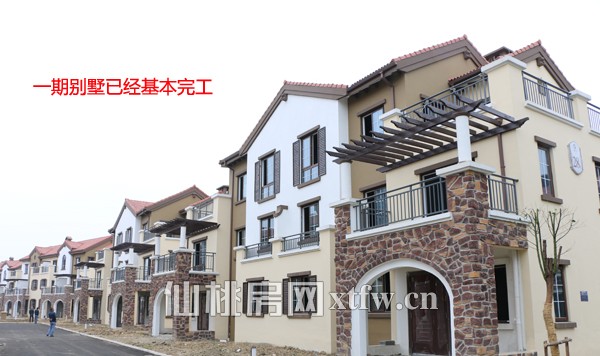 上林仙苑祥荣·御江湾别墅二期进行外立面施工