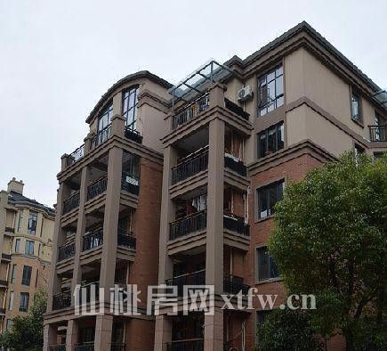 绿地华庭精装60平电梯房