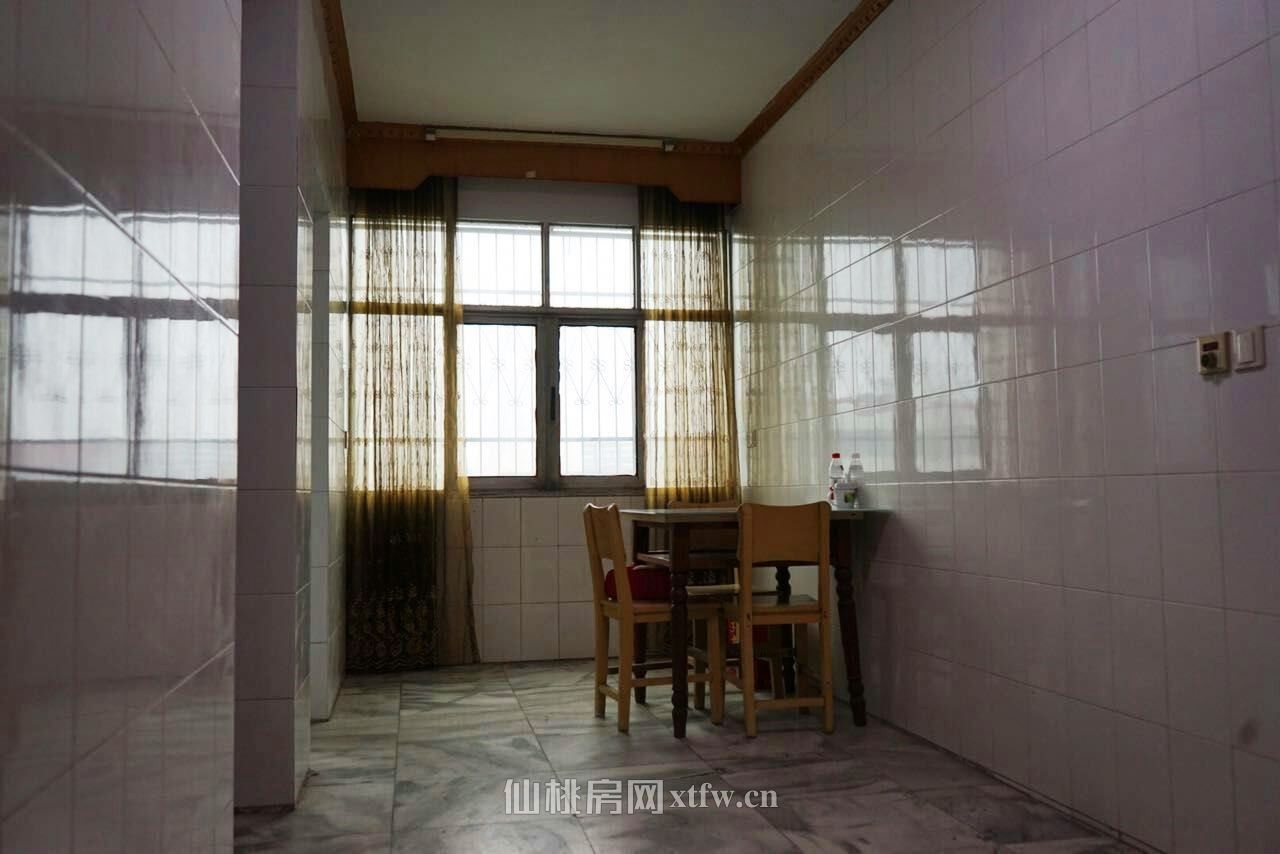 【价格面议】纽芬兰对面华宝小区_3室2厅2卫_水电气齐全