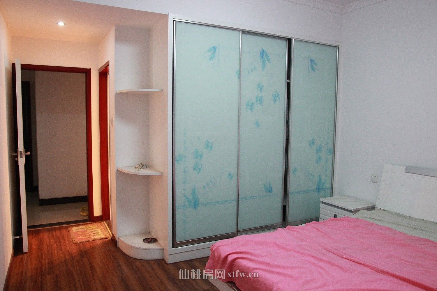 仙桃世纪雅园133平米绝世好房，两证齐全，三室三厅三阳台两卫一厨