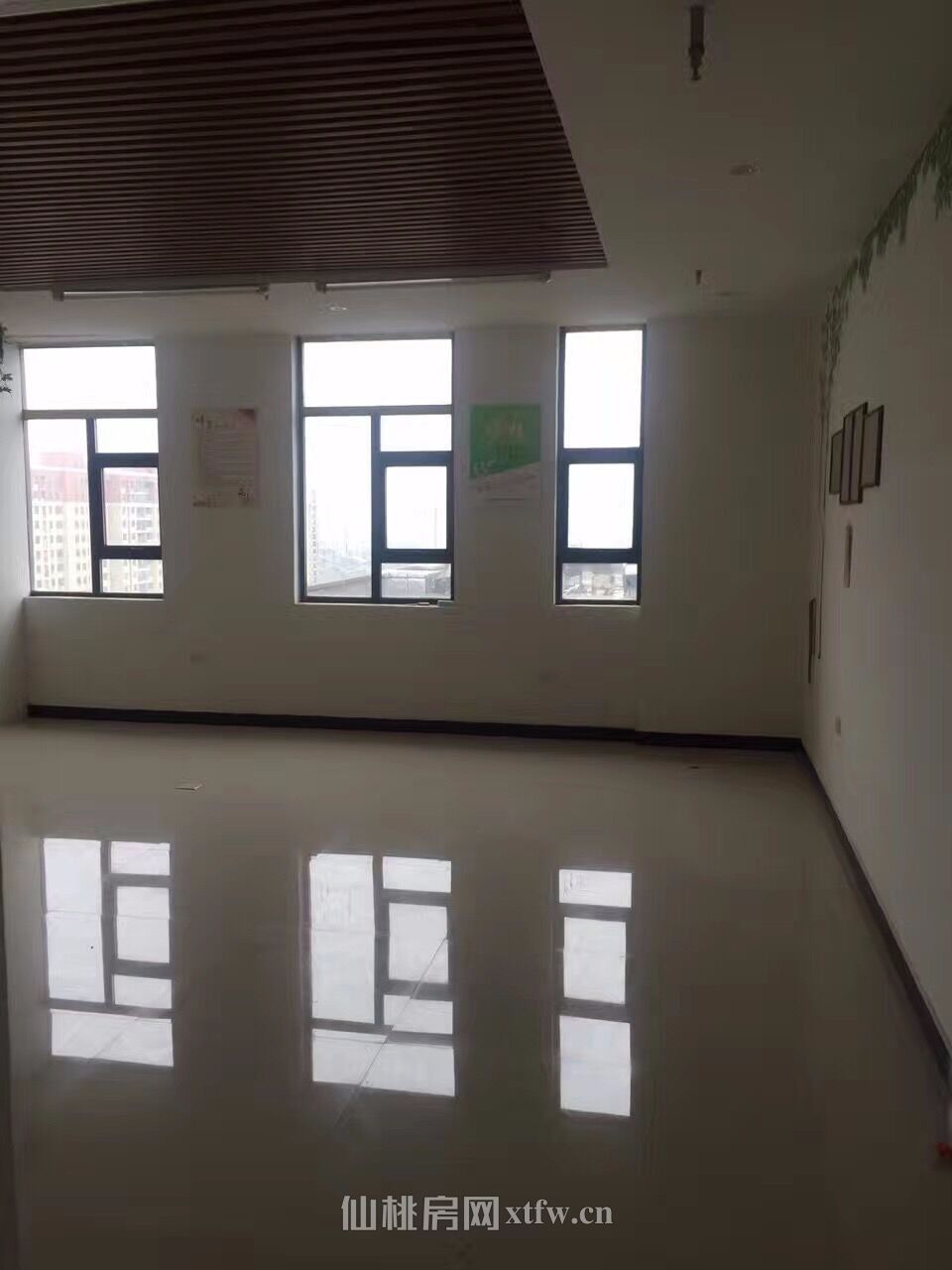 仙桃中学对面 地段工作室优价出租租租