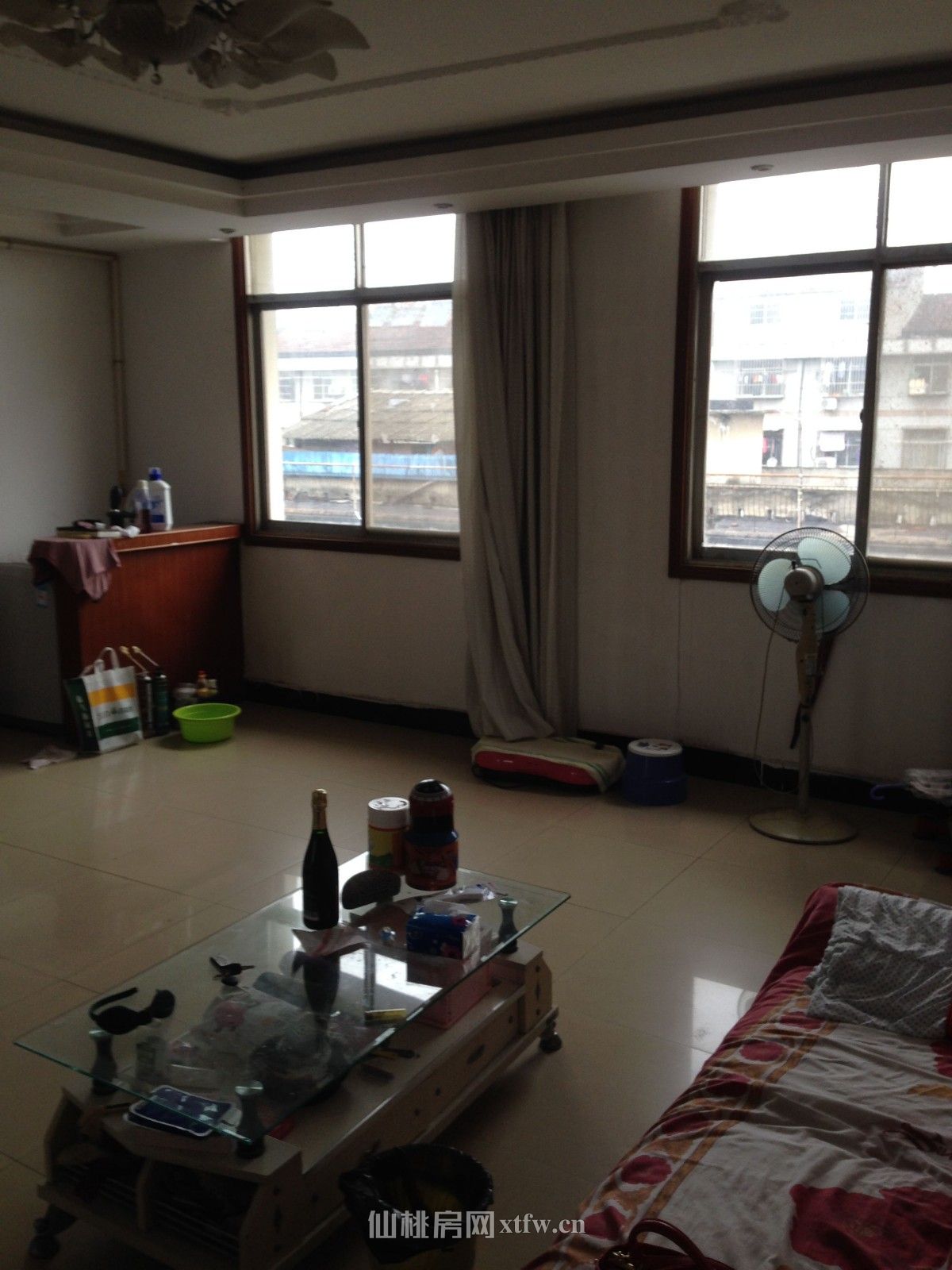 老检察院宿舍5楼2室1厅95平米