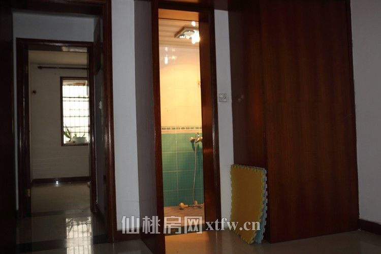 老人民医院斜对面平安小区商品房出售4室2厅2卫137平米