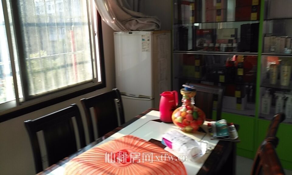 90平米二室二厅精装修家电家具齐全