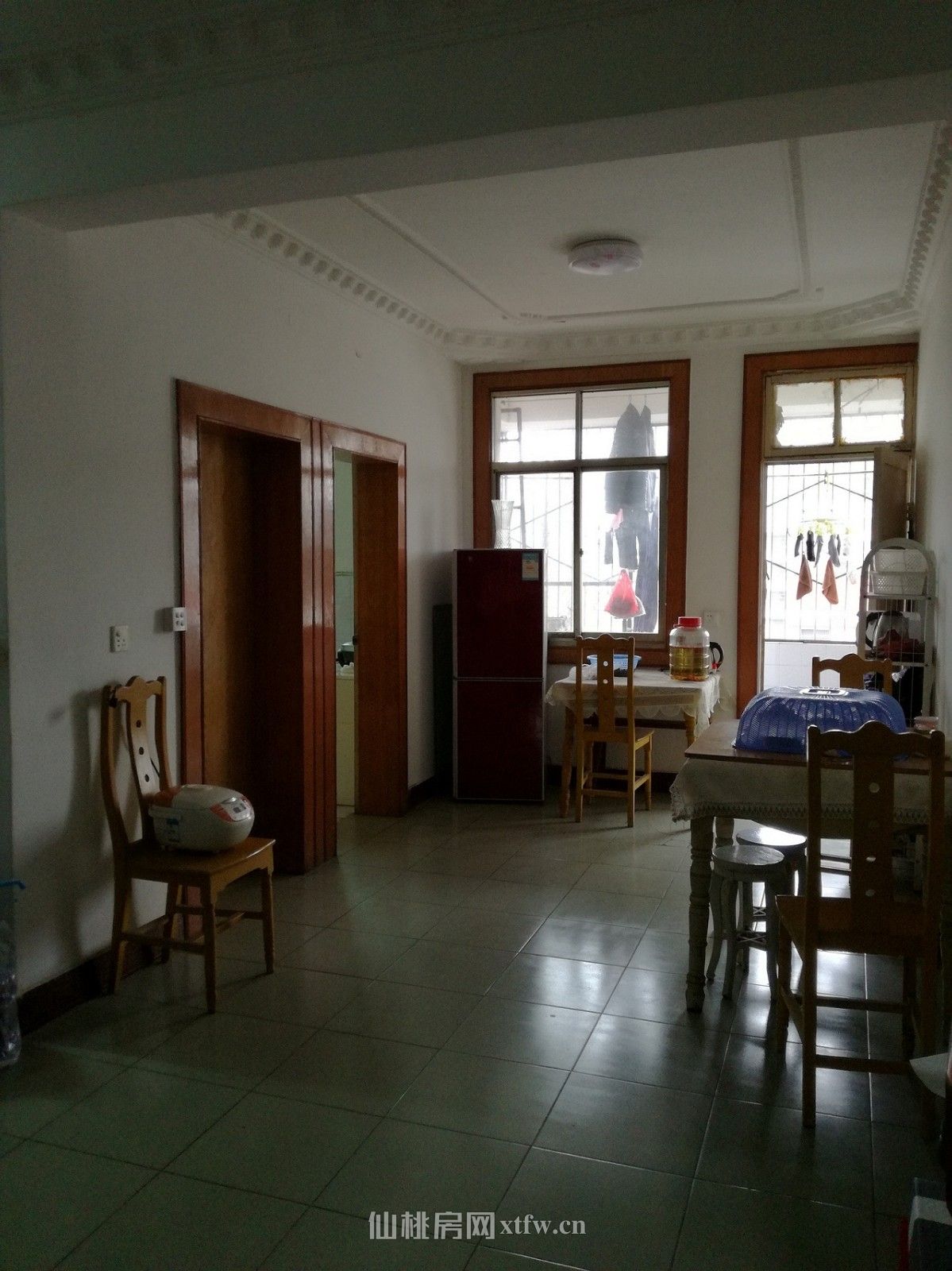 流潭公园对面四中四小附近三房两厅一储一卫