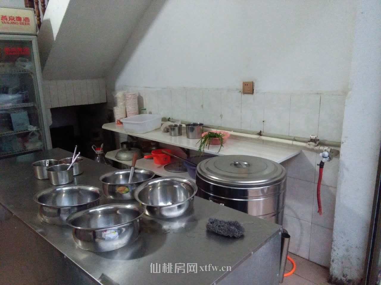 城区解放大道东段新生街 斜对面老成都面馆转让