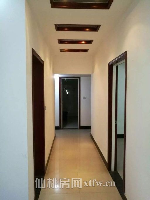 仙桃一中花园复式255平米精装修60万