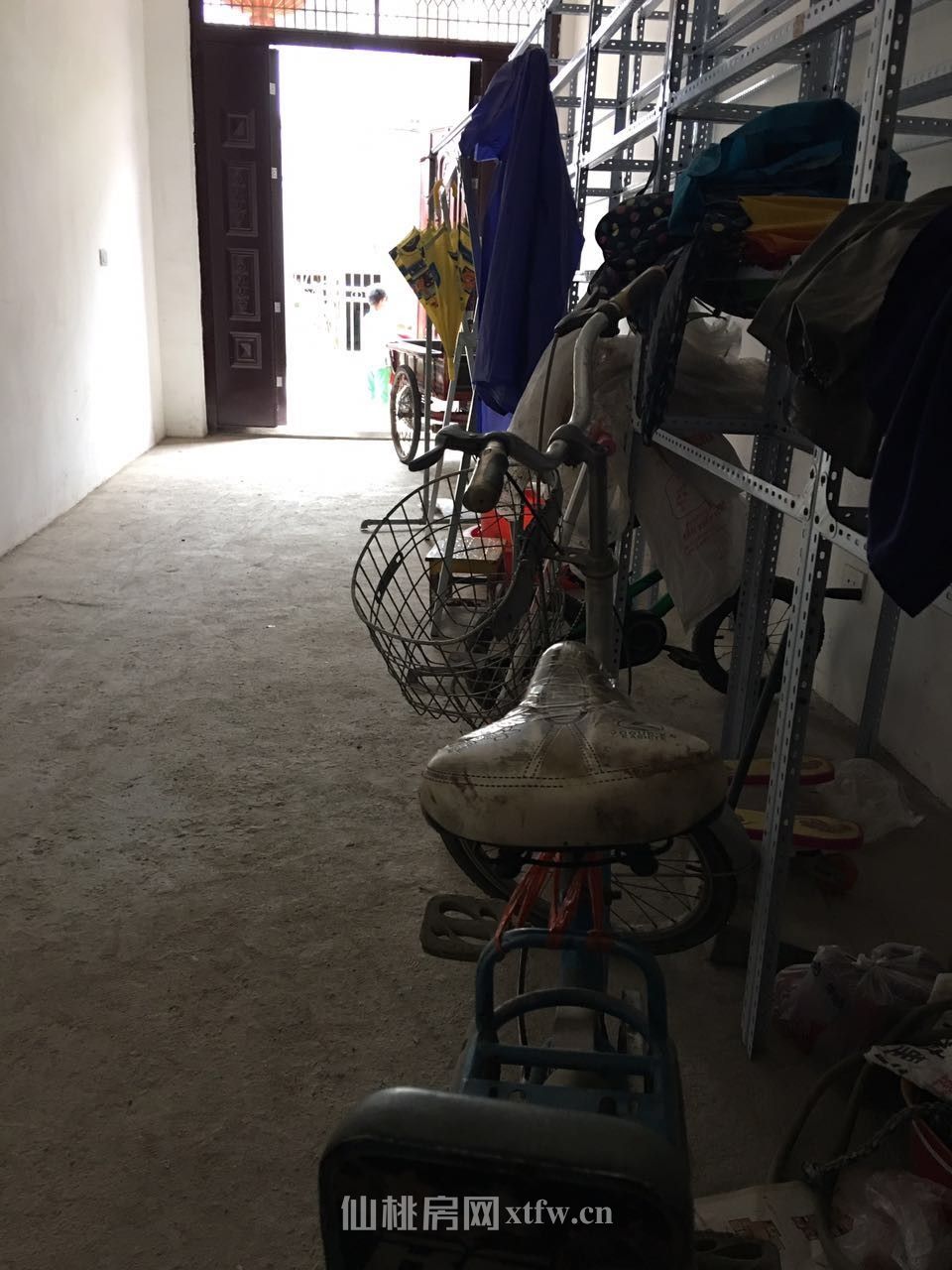 出租德政园宏泰菜场旁一楼门面，可以做仓库，库房，住房