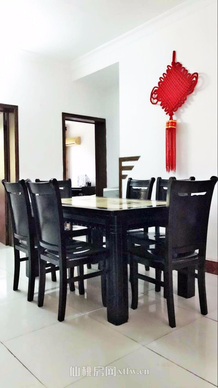 交通路地富小区精装房出售