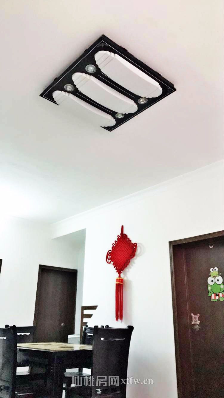 交通路地富小区精装房出售