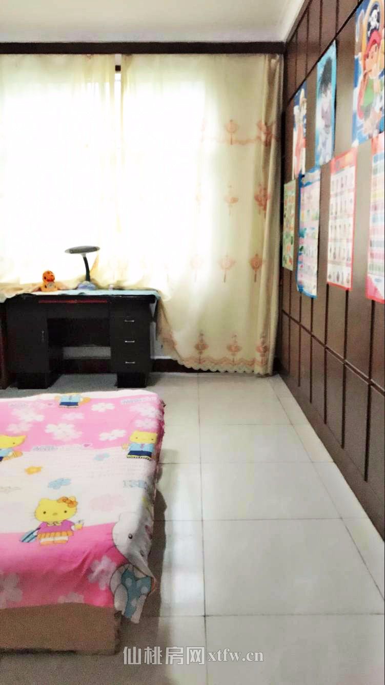 交通路地富小区精装房出售