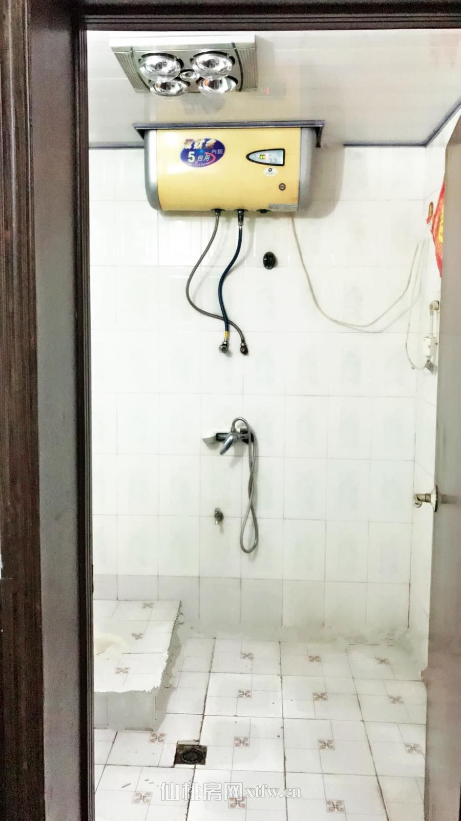 交通路地富小区精装房出售