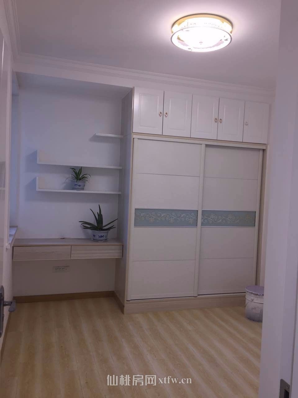 金诚花园高层-全套家具家电-房主自租