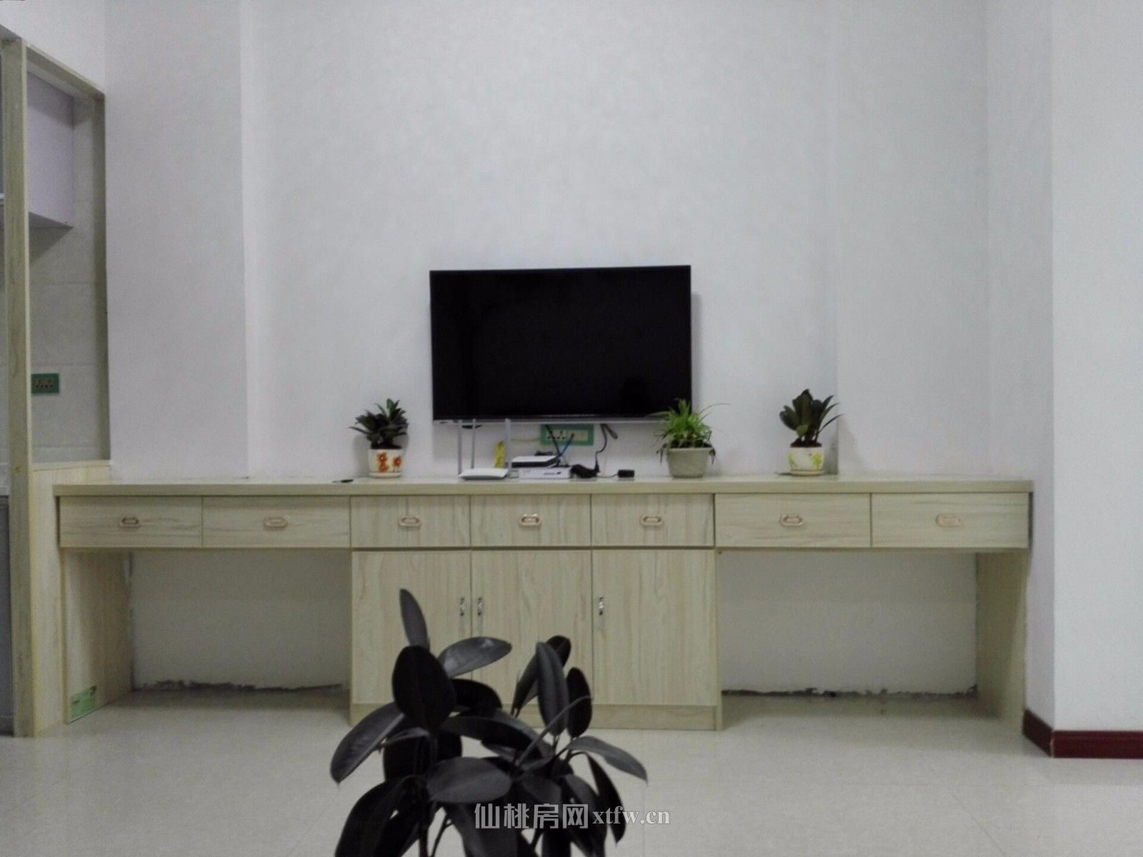 仙桃中学对面学府公寓1室1厅1厨1卫50平米出租