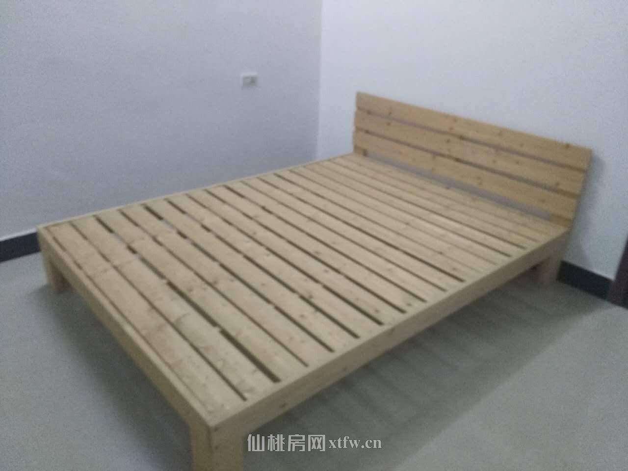 仙桃中学（沔中）对面