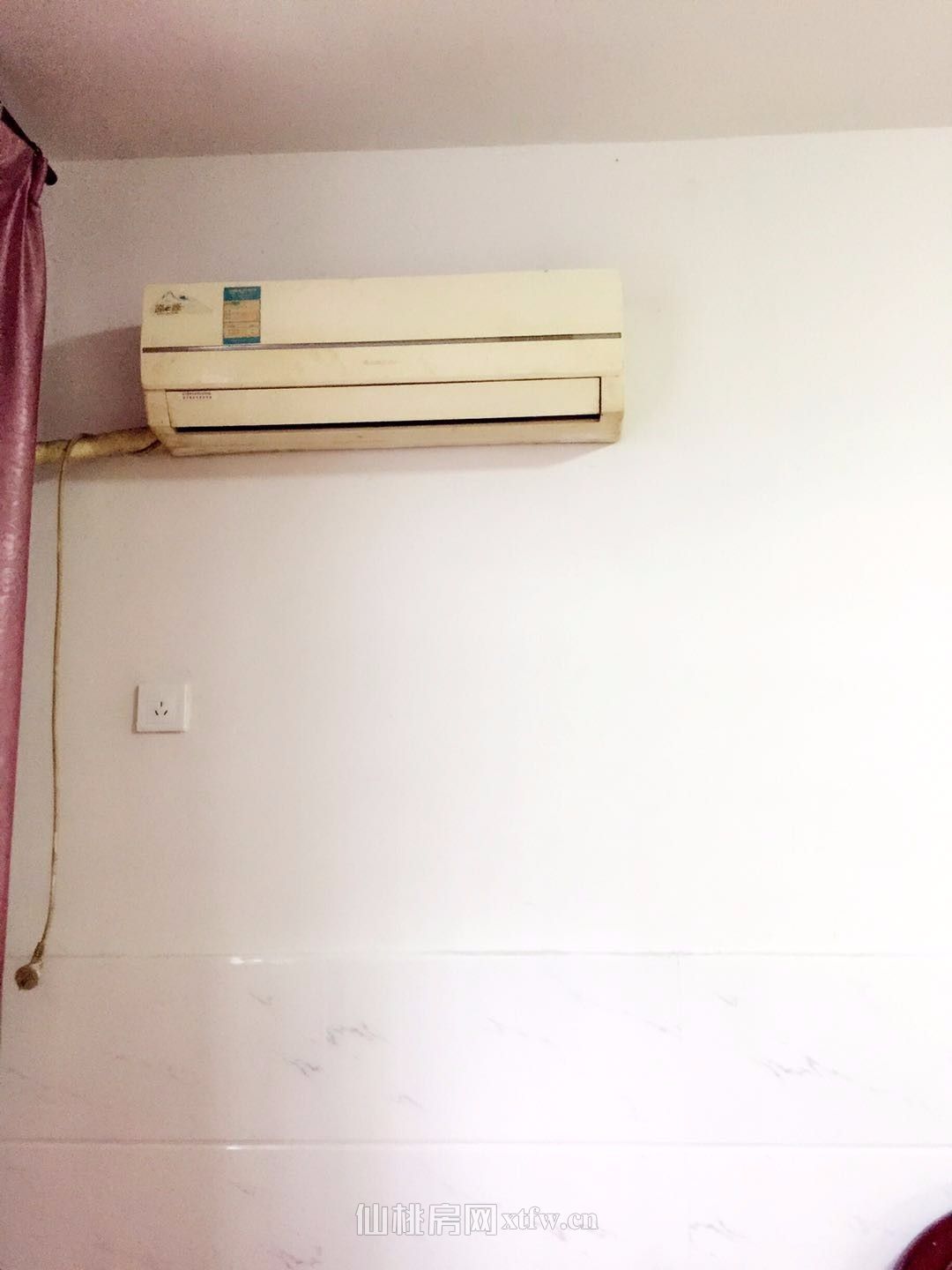 报社对面8路公交站旁临街出租