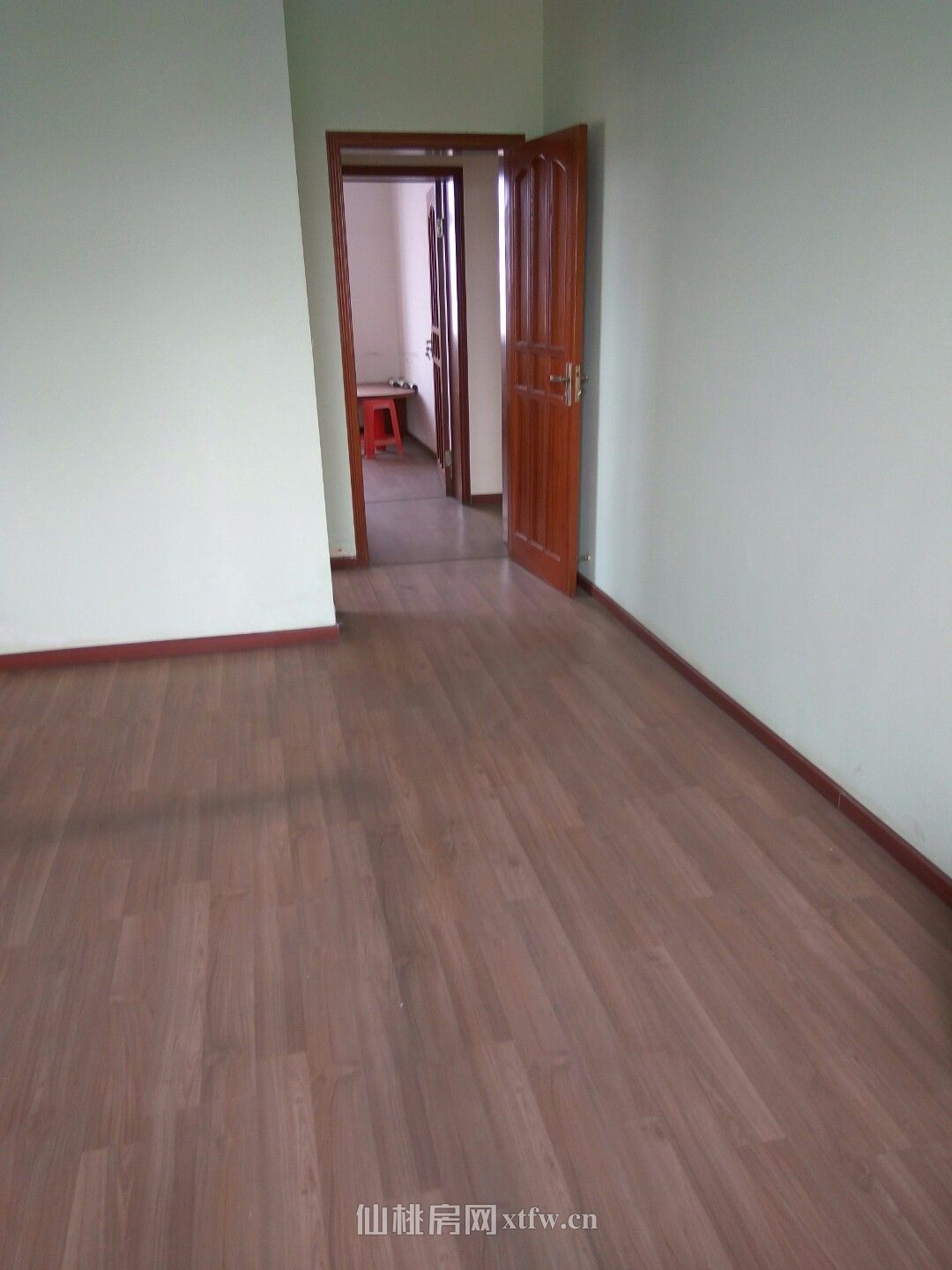 实验  房德美花园132个平方