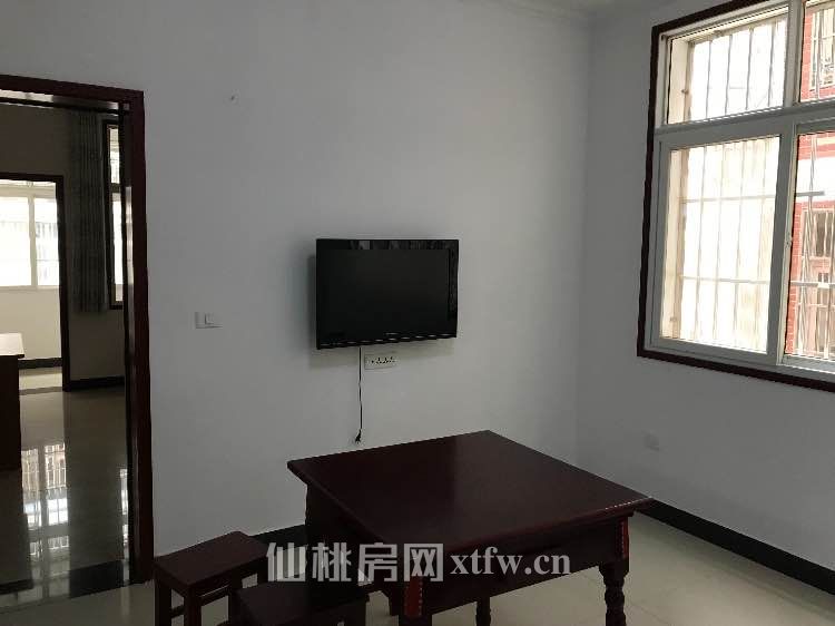 世北春十一号楼旁精装修小户型出租