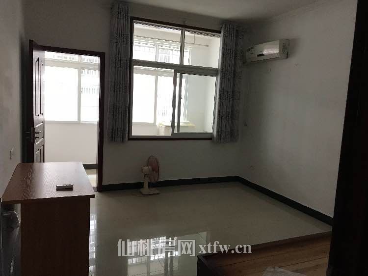 世北春十一号楼旁精装修小户型出租