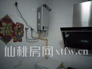 高速公路入口对面，金港湾酒店旁两室一厅