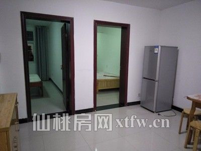 高速公路入口对面，金港湾酒店旁两室一厅