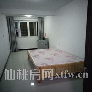 高速公路入口对面，金港湾酒店旁两室一厅