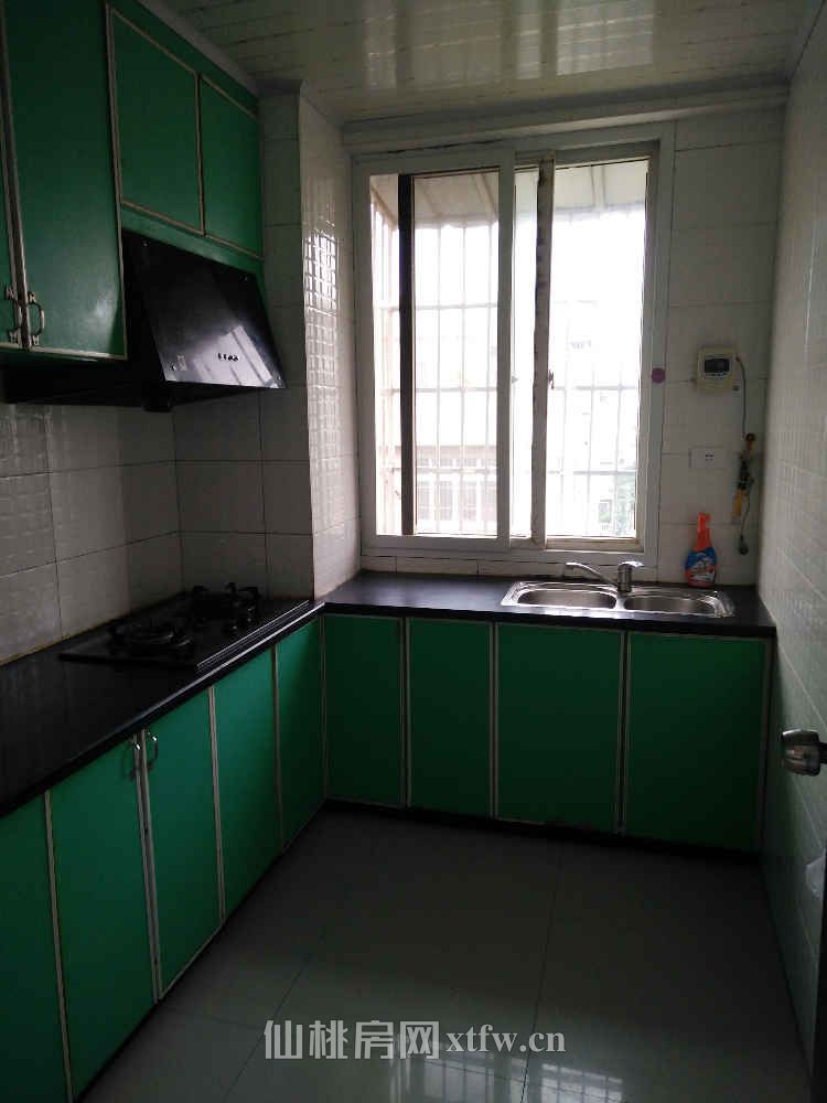 交通方便，家具家电齐全