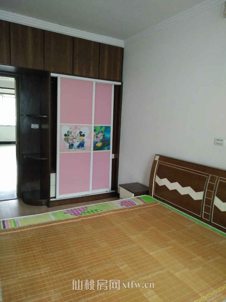 交通方便，家具家电齐全