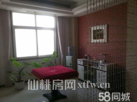 复州花园电梯房235平米 装修 售139万