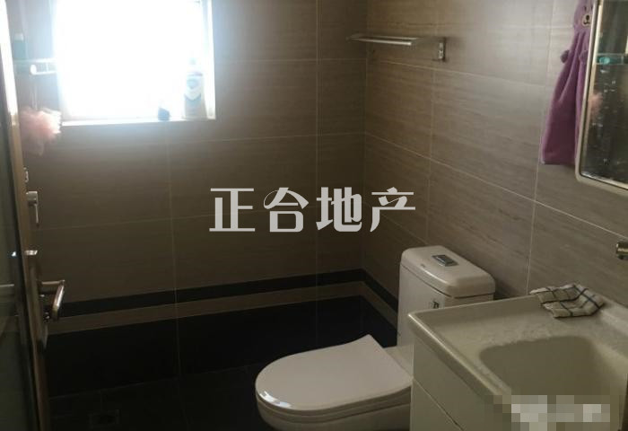 满庭春豪装现房，证件齐全，可 过户！