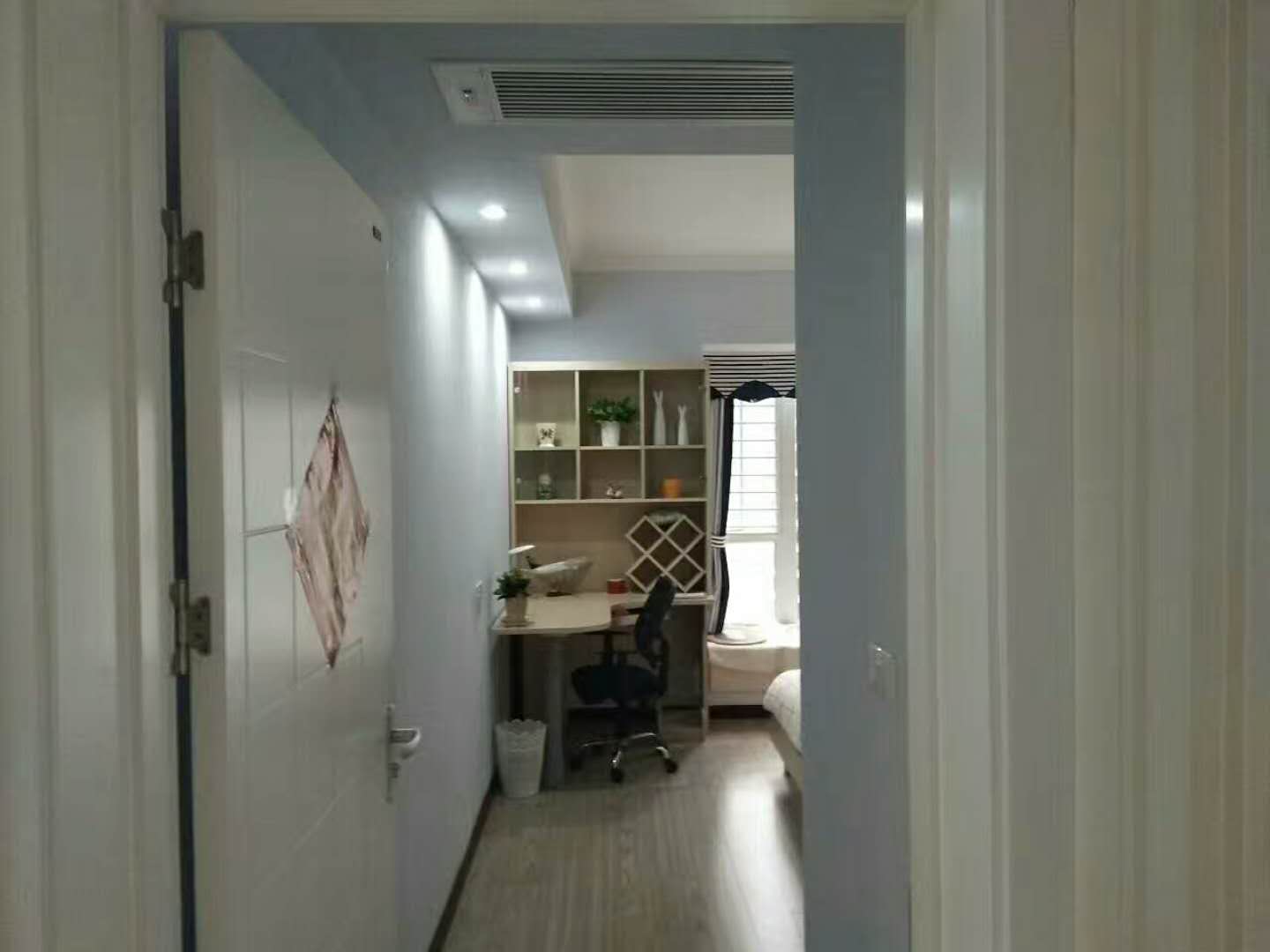 福星城精装现房，两证齐全满2年！