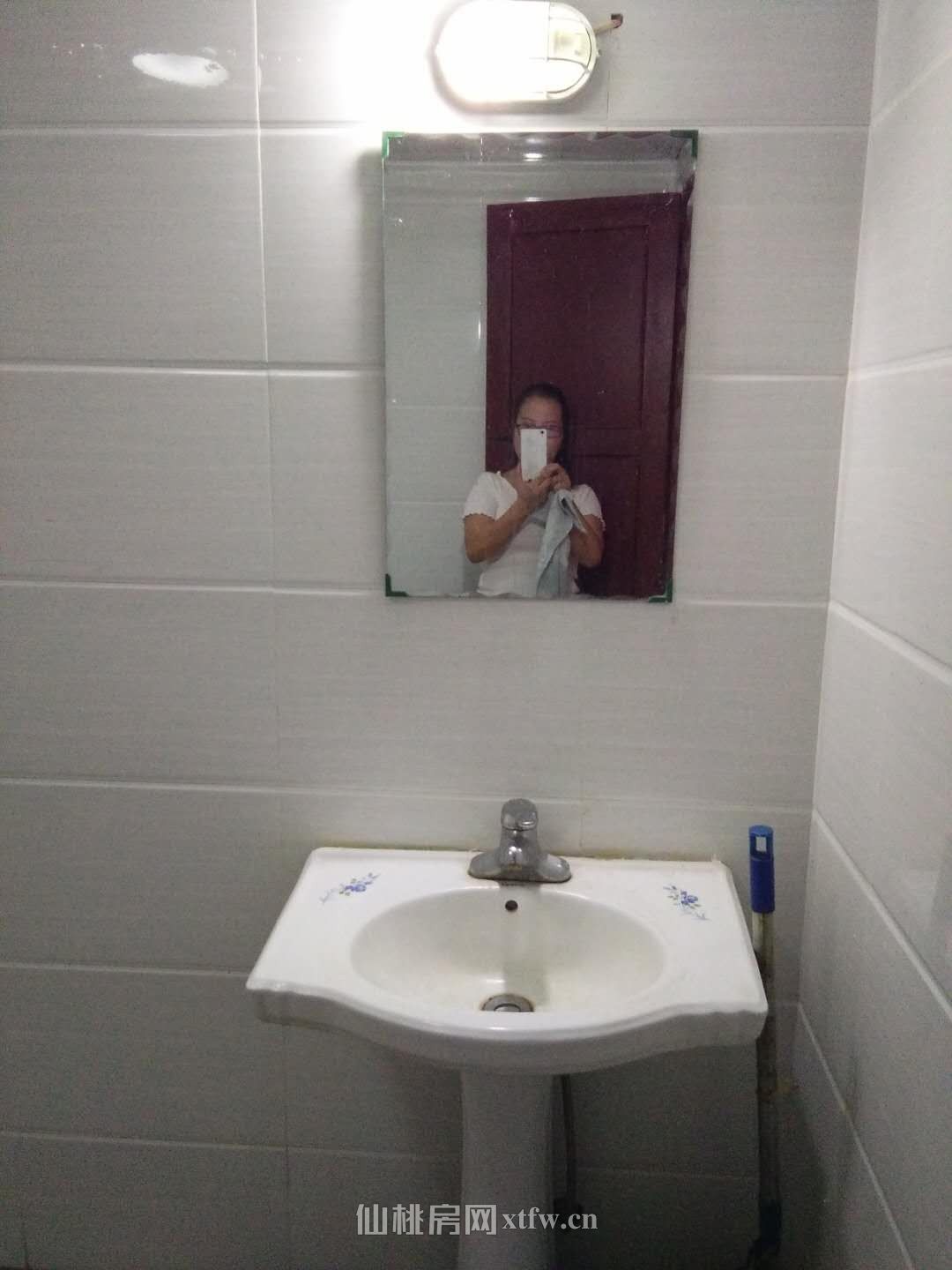 商城附近，单门 户，阳光充足，光线好的房屋出租或出售