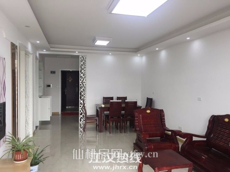 金诚花园高层-全套家具家电-房主自租