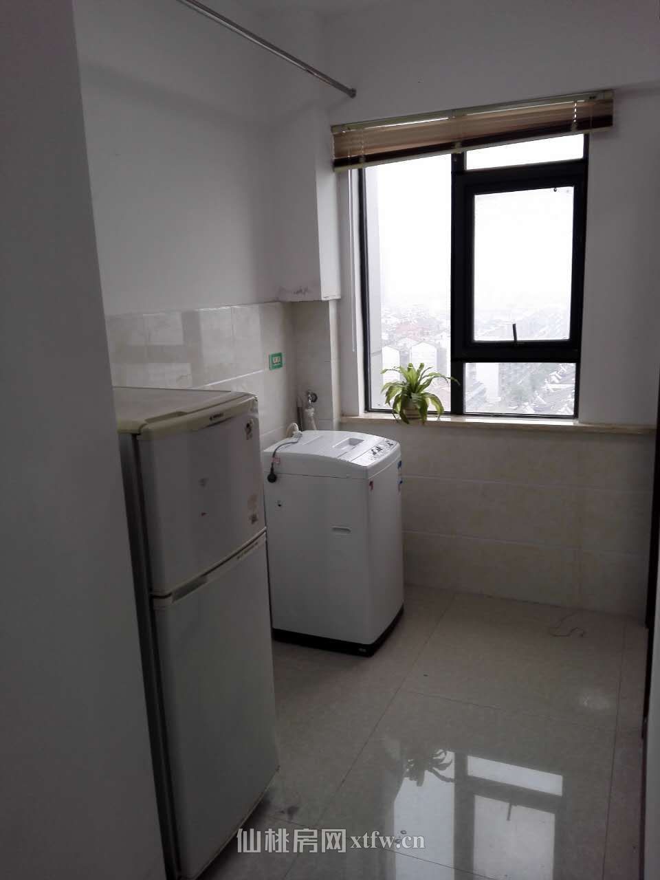 仙桃中学对面学府公寓1室1厅1厨1卫50平米出租