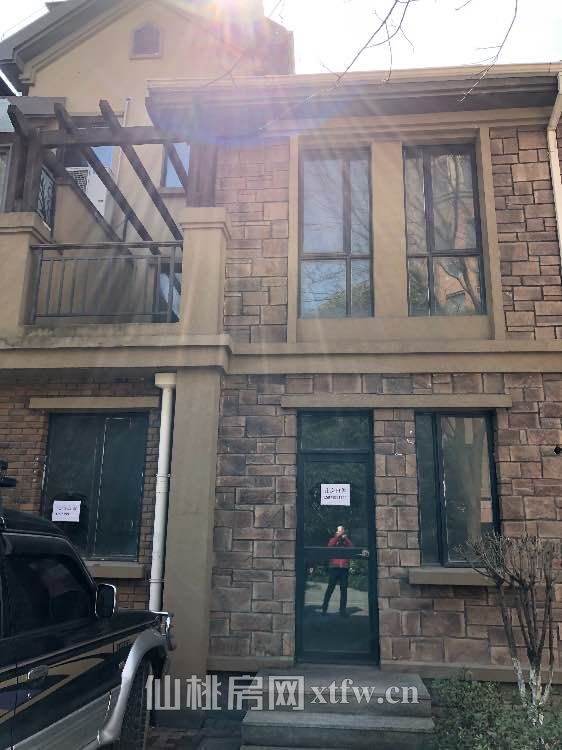 绿地华庭联排别墅