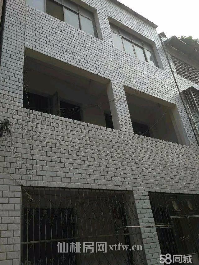 交通路私宅交通便利，邻近实小三中三医院配套齐