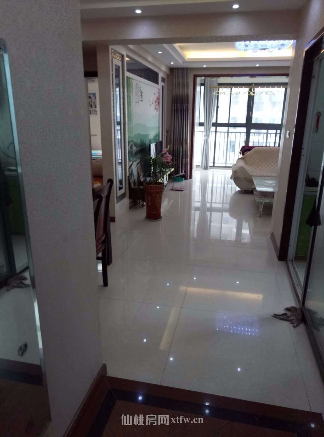 田园国际三室一厅精装修 次出租，家私家电齐全，拎包即住!