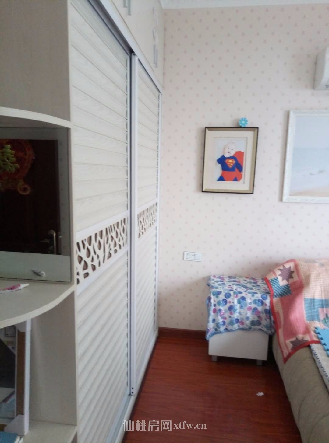 田园国际三室一厅精装修 次出租，家私家电齐全，拎包即住!