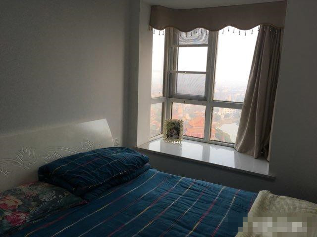 公园壹号精装大三房，家电齐全，拎包入住！